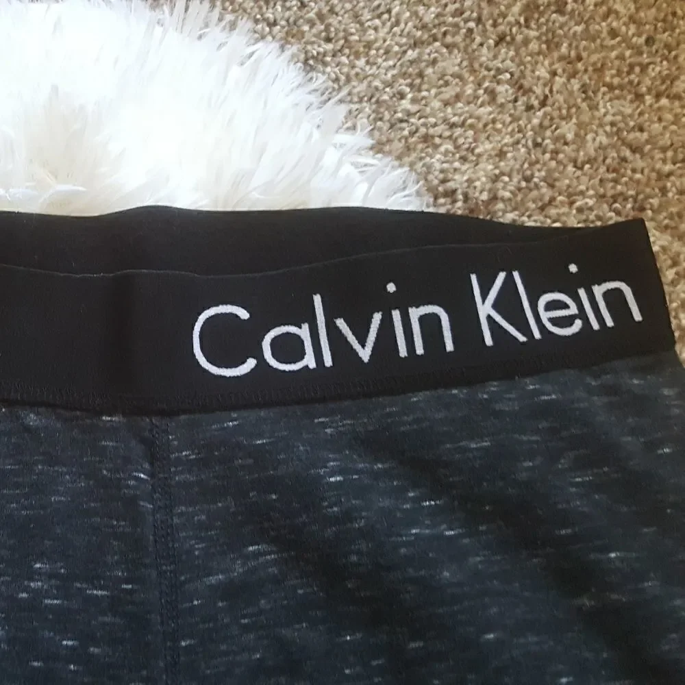 ‎Calvin Klein Performance capri leggings Sz Medium